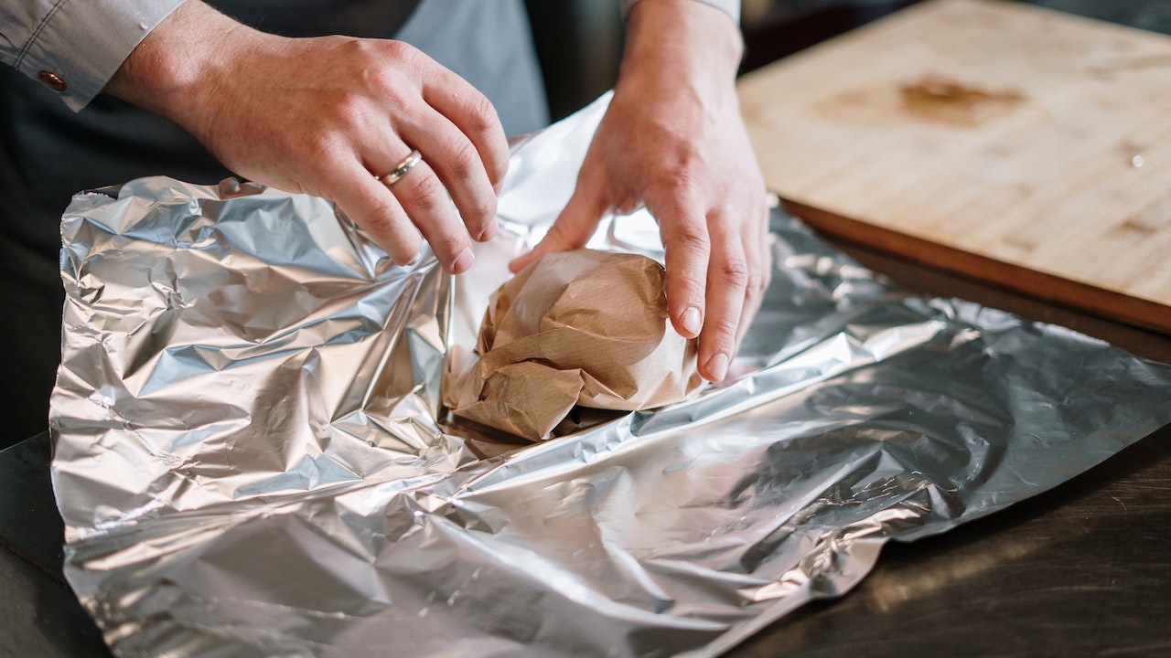 cocinar con papel de aluminio