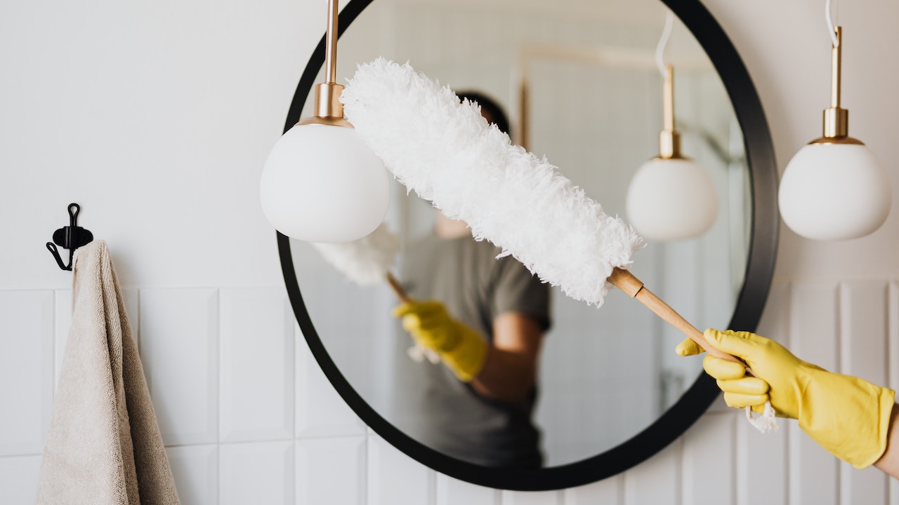 limpiar el espejo del baño fácil