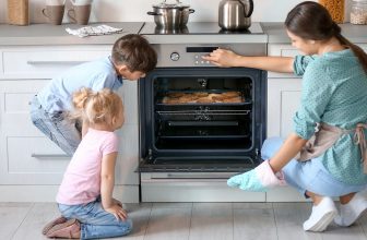 como cambiar la bombilla del horno