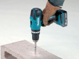 Makita HP457DWE, taladro percutor cómodo de utilizar.