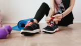 ¿Debo usar zapatillas de deporte para entrenar en casa?